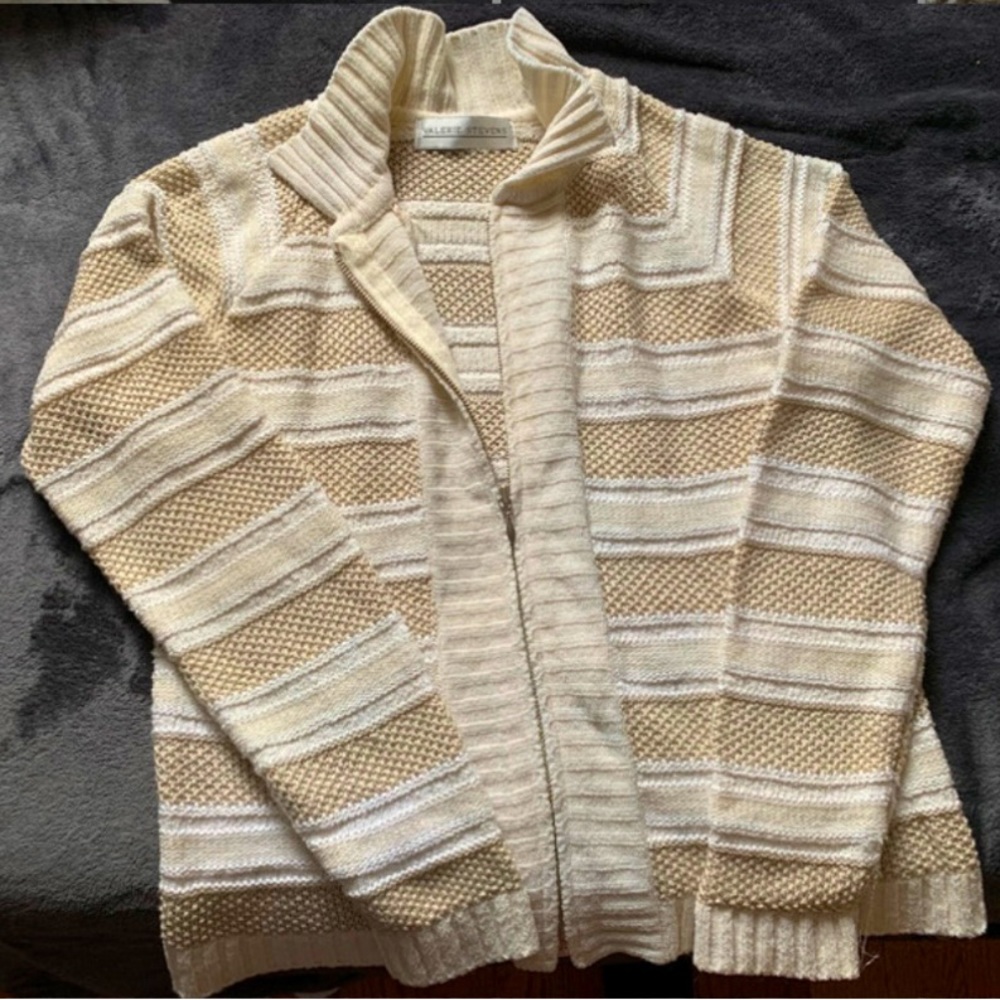 Zip up sweater